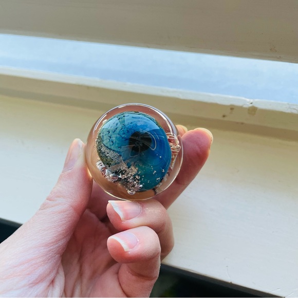 Josh Simpson Inhabited Planet Art Glass Paperweight Globe - Rare - Picture 6 of 8